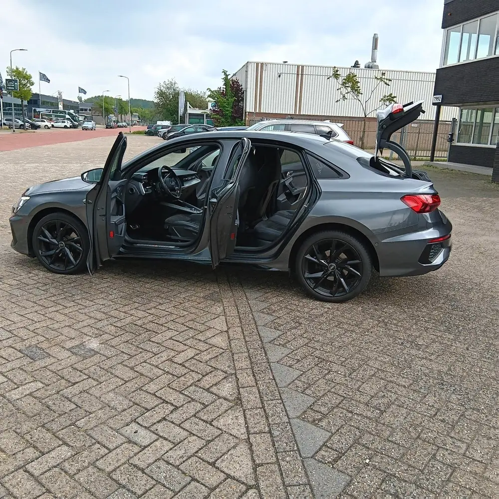 Audi A3 35 TFSI edition one Automaat uit 2021, foto 7