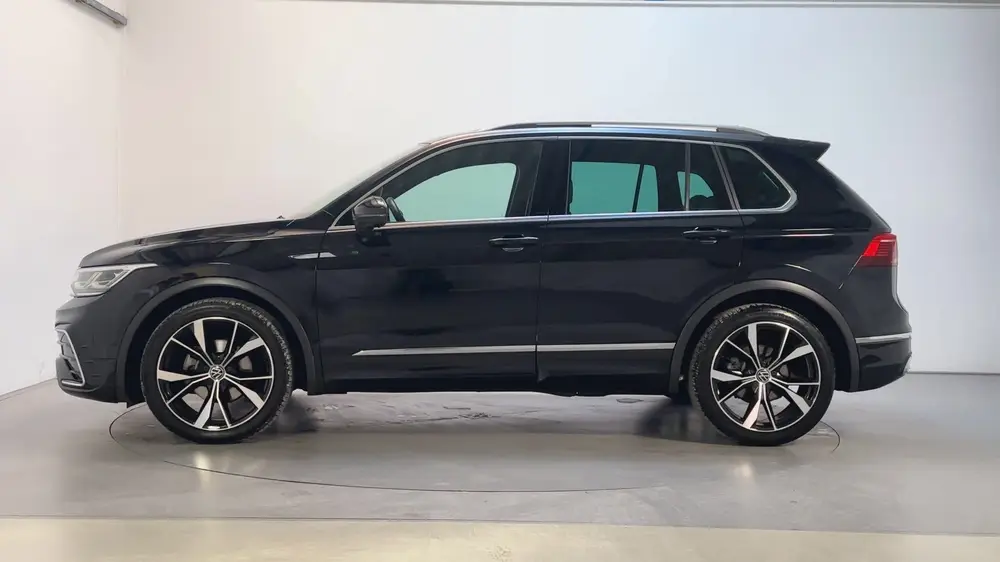 Volkswagen Tiguan 1.5 TSI 150pk DSG R-Line Business Panorama uit 2023, foto 14