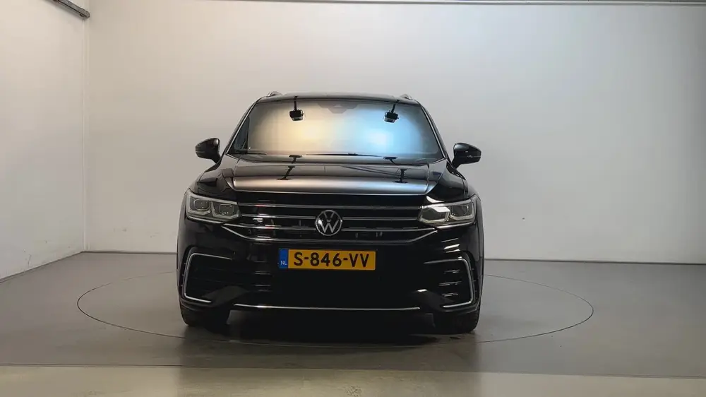 Volkswagen Tiguan 1.5 TSI 150pk DSG R-Line Business Panorama uit 2023, foto 16