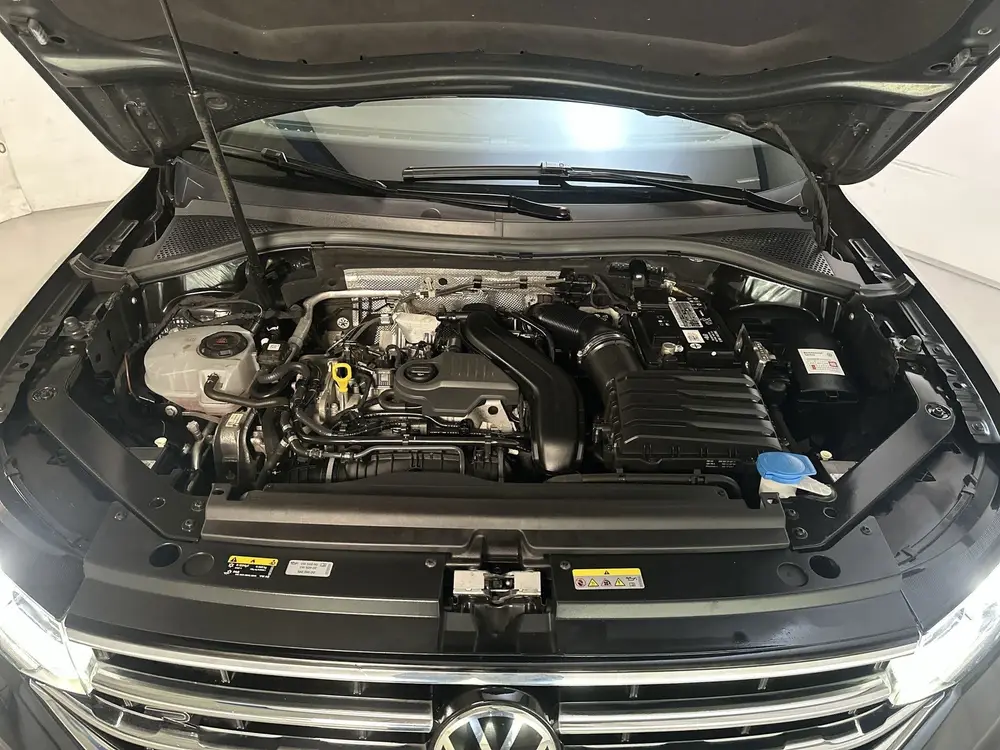Volkswagen Tiguan 1.5 TSI 150pk DSG R-Line Business Panorama uit 2023, foto 17