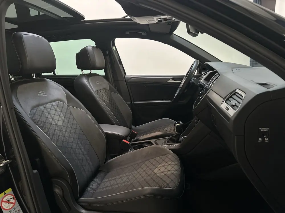 Volkswagen Tiguan 1.5 TSI 150pk DSG R-Line Business Panorama uit 2023, foto 7