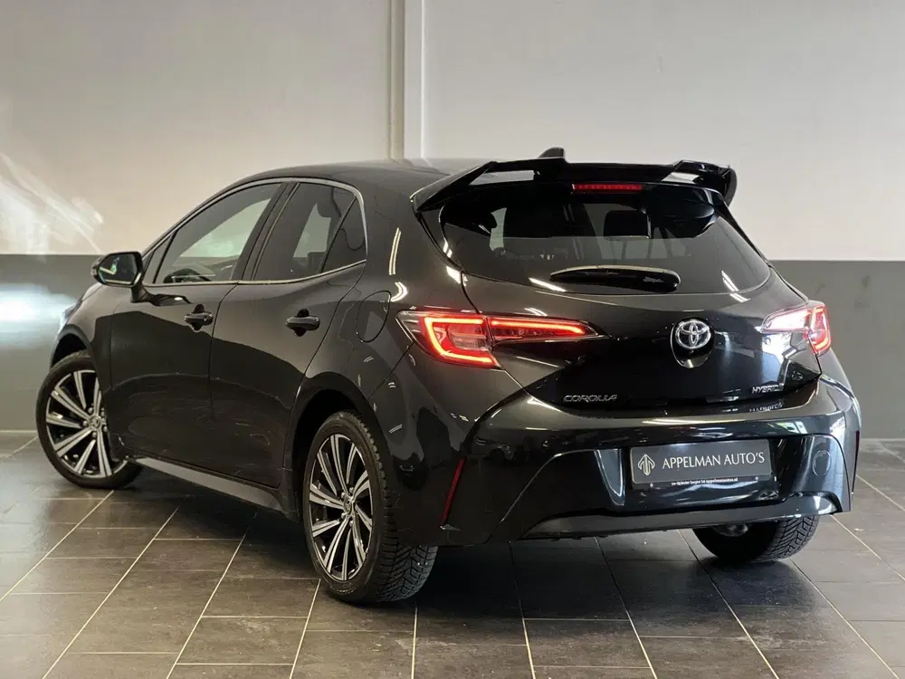 Toyota Corolla 1.8 Hybrid Dynamic Sport uit 2021, foto 2