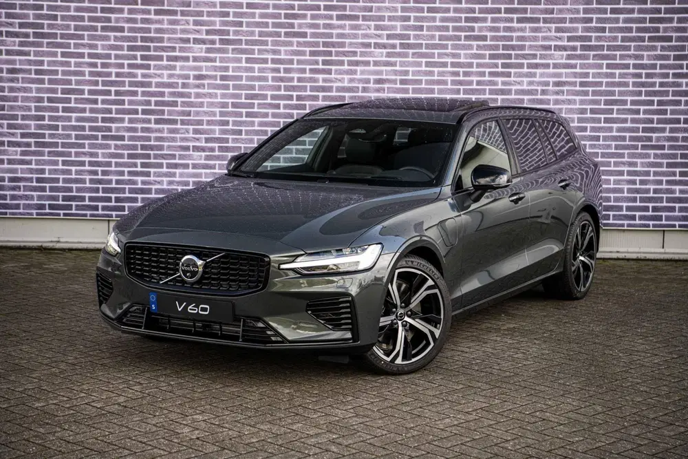 Volvo V60 T6 Plug-in hybrid AWD Ultra Dark uit 2026, foto 15