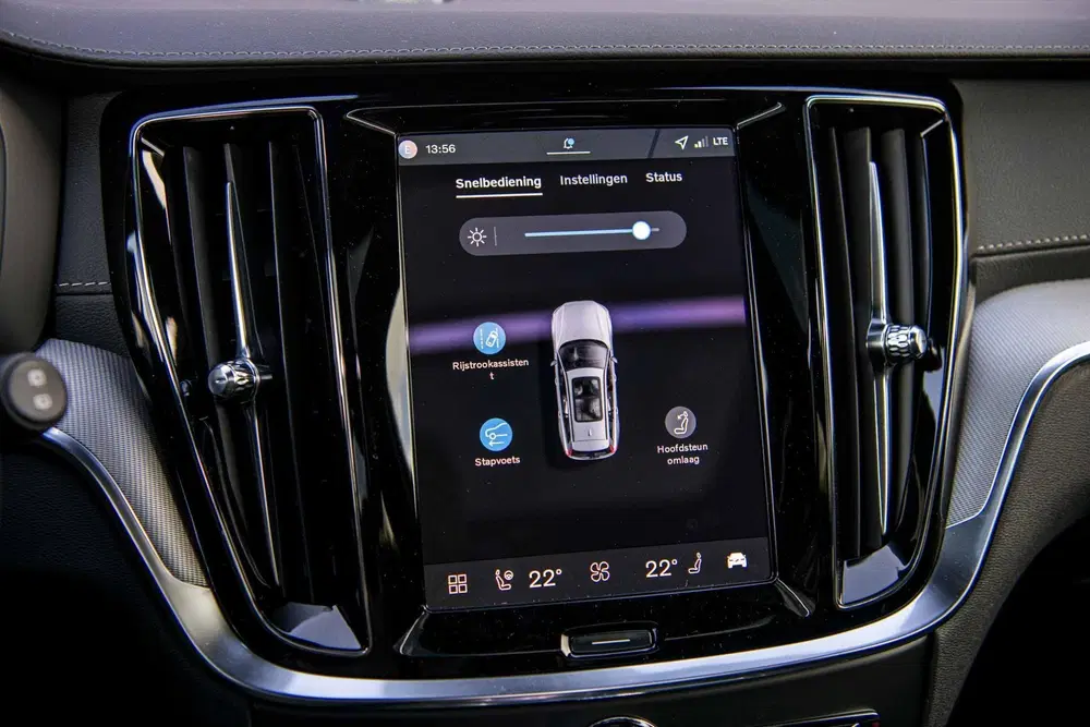 Volvo V60 T6 Plug-in hybrid AWD Ultra Dark uit 2026, foto 18