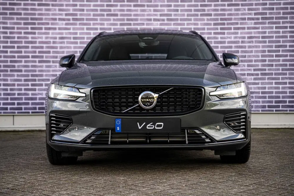 Volvo V60 T6 Plug-in hybrid AWD Ultra Dark uit 2026, foto 8