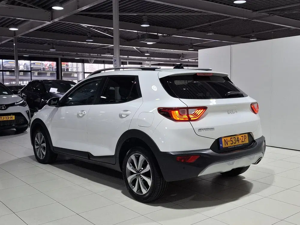 Kia Stonic 1.0 T-GDi MHEV DynamicPlusLine Navigatie A uit 2022, foto 6