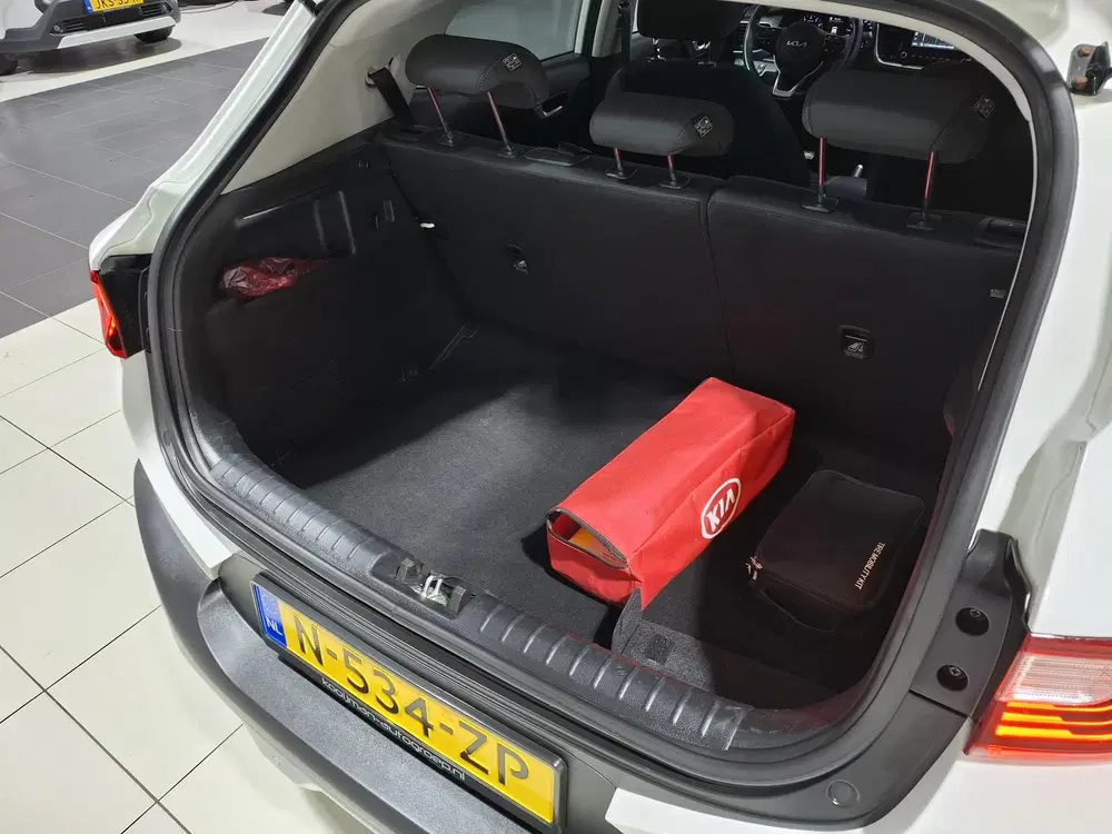 Kia Stonic 1.0 T-GDi MHEV DynamicPlusLine Navigatie A uit 2022, foto 7