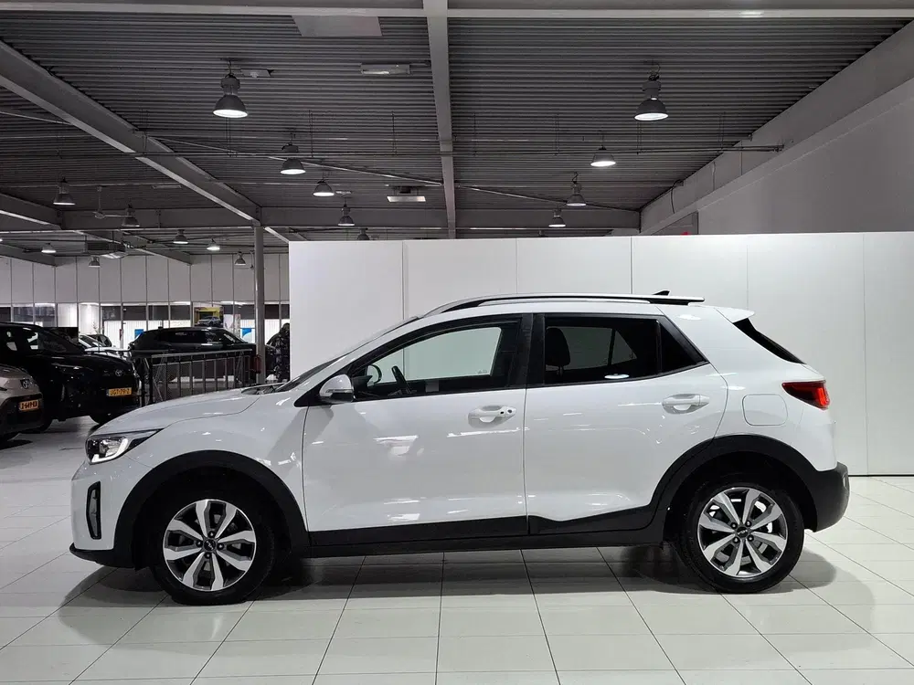 Kia Stonic 1.0 T-GDi MHEV DynamicPlusLine Navigatie A uit 2022, foto 9