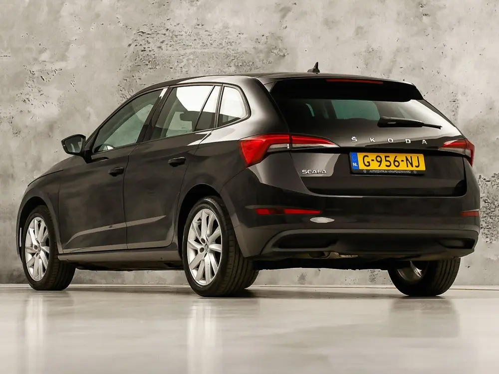 Skoda Scala 1.0 TSI Business Sport Automaat (GROOT NAV uit 2019, foto 3