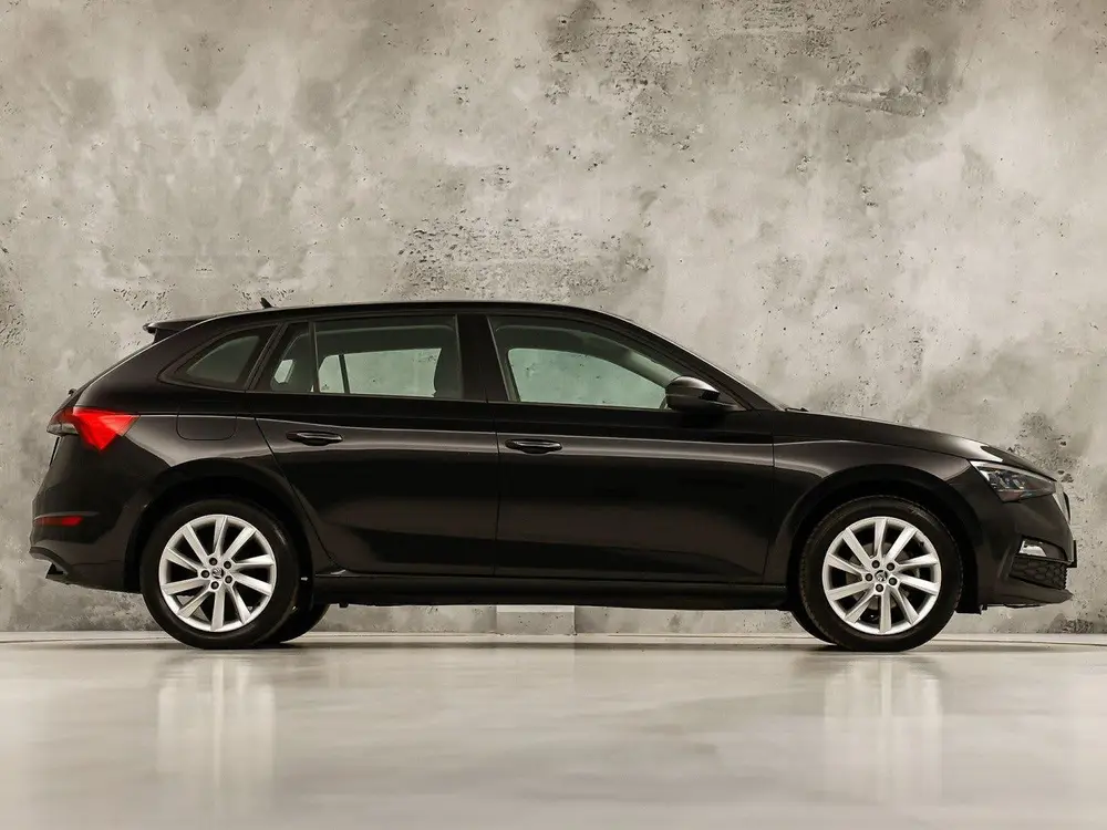 Skoda Scala 1.0 TSI Business Sport Automaat (GROOT NAV uit 2019, foto 4