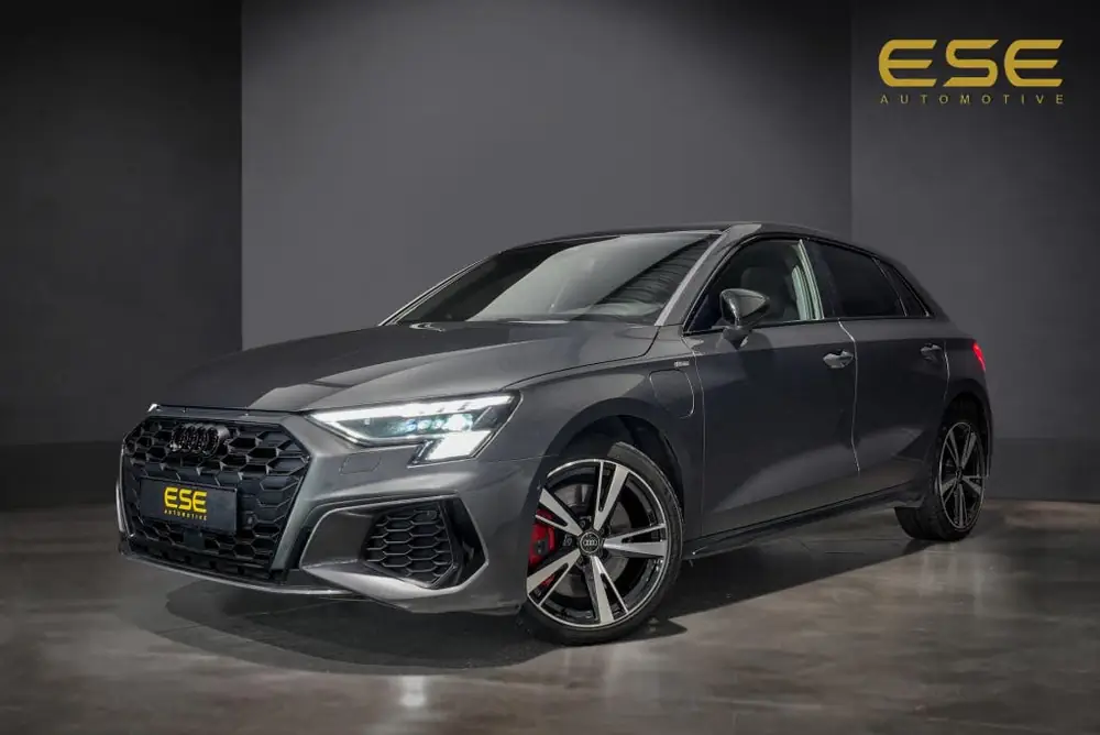 Audi A3 Sportback 45 TFSI e S edition | Panorama | Matrix | uit 2022