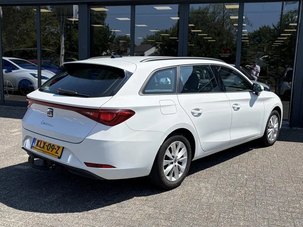 SEAT Leon 1.5 eTSI Reference uit 2021, foto 2