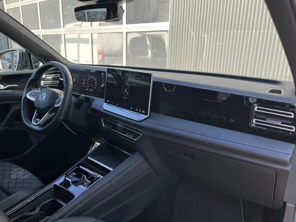 Volkswagen Tiguan 2.0 TDI R-Line Stoelverwarming Massage App uit 2024, foto 13