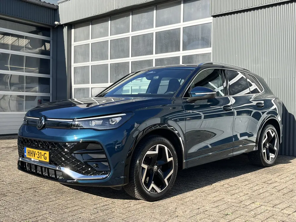 Volkswagen Tiguan 2.0 TDI R-Line Stoelverwarming Massage App uit 2024, foto 2