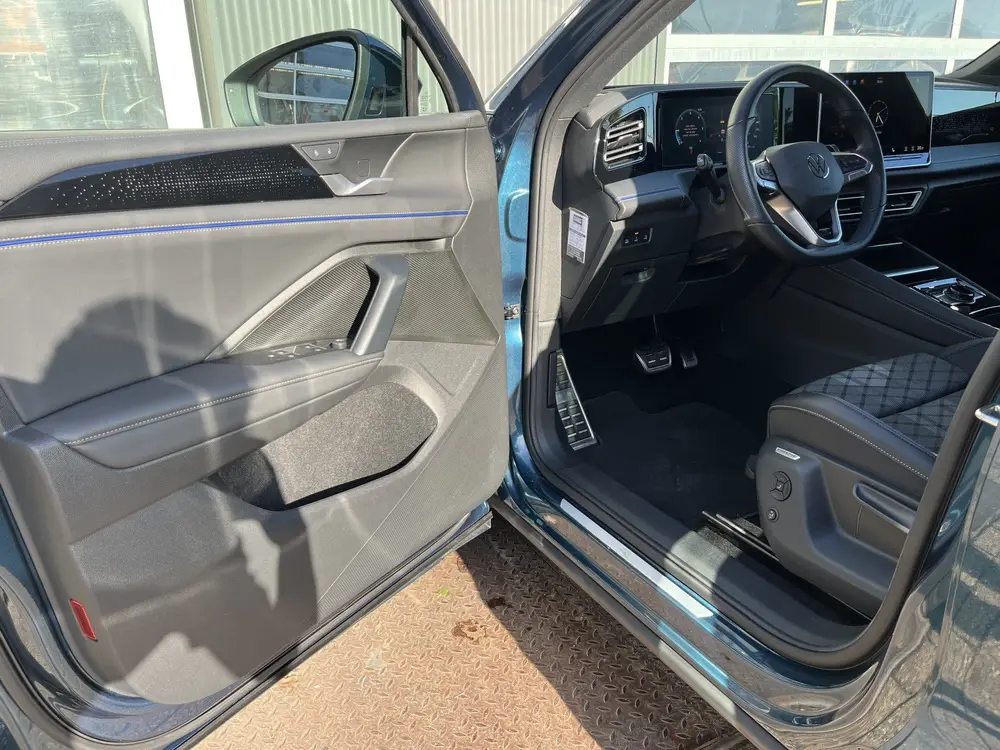 Volkswagen Tiguan 2.0 TDI R-Line Stoelverwarming Massage App uit 2024, foto 5