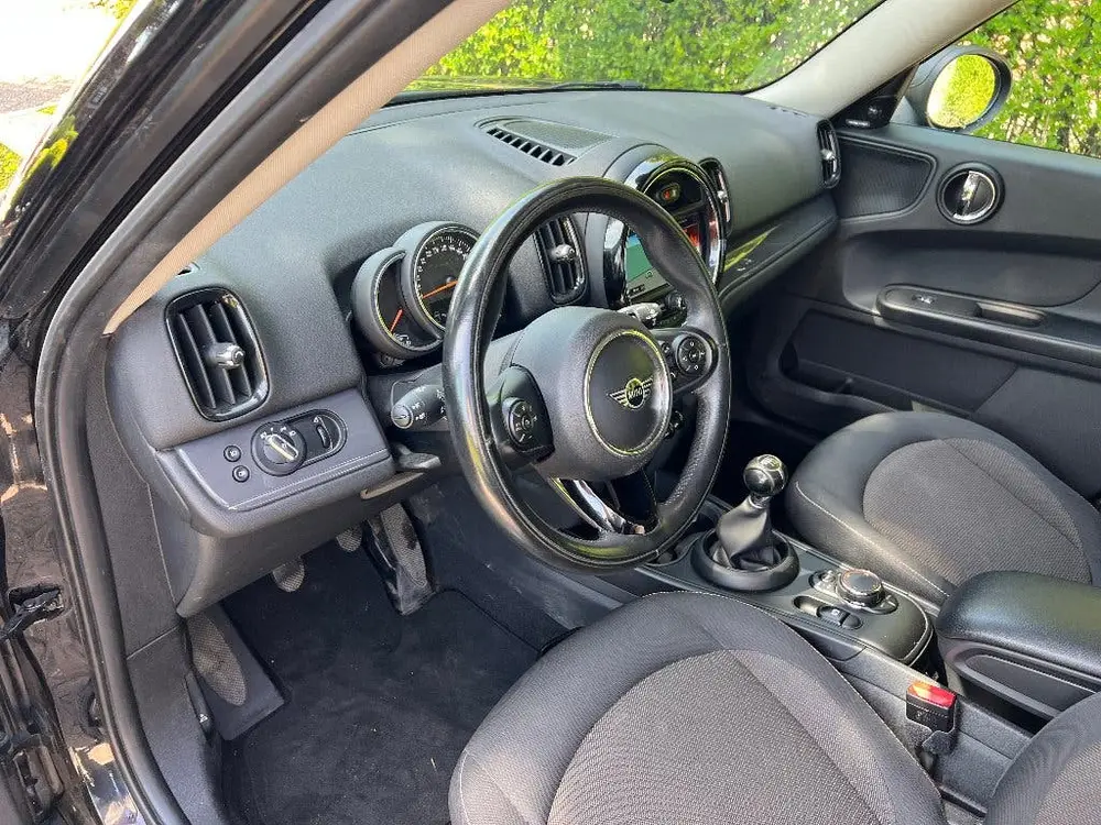Mini Countryman Countryman 1.5 102pk 2019 Zwart uit 2019, foto 3