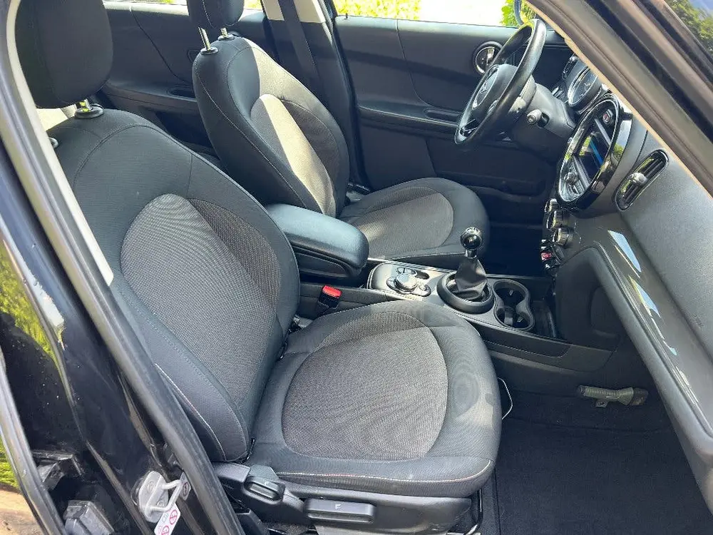 Mini Countryman Countryman 1.5 102pk 2019 Zwart uit 2019, foto 6