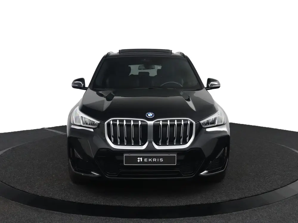 BMW X1 xDrive25e uit 2024, foto 2