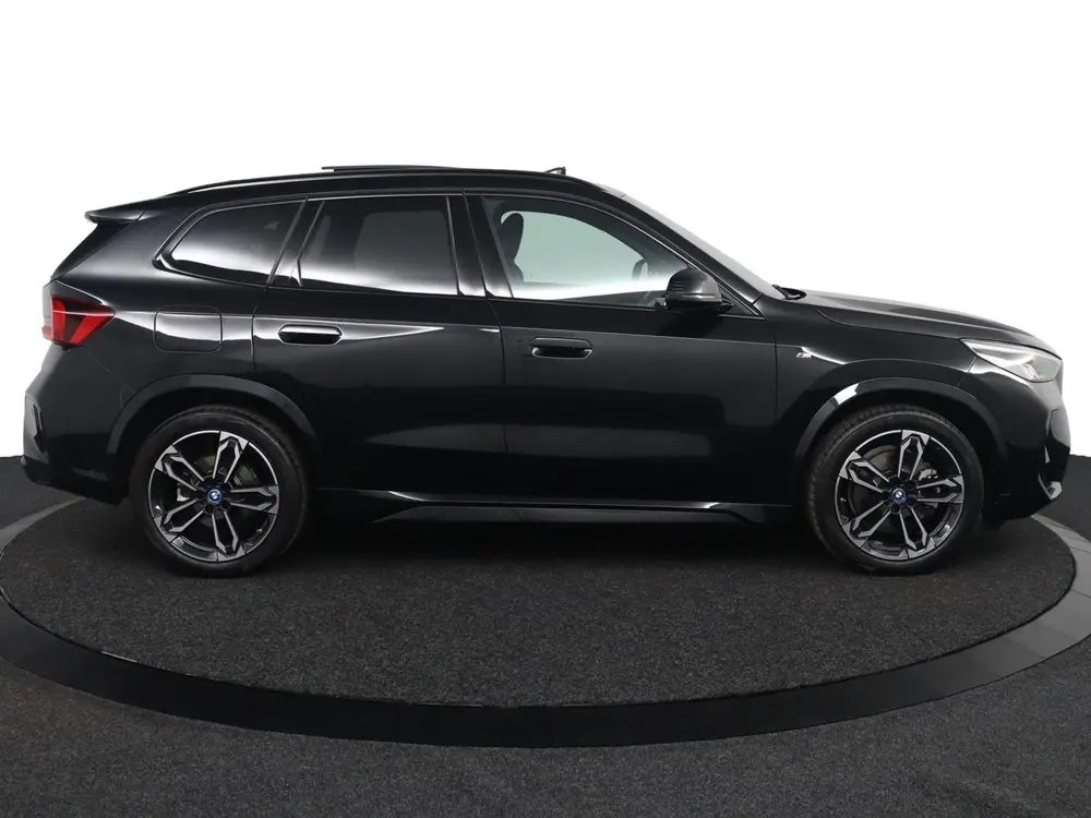 BMW X1 xDrive25e uit 2024, foto 6