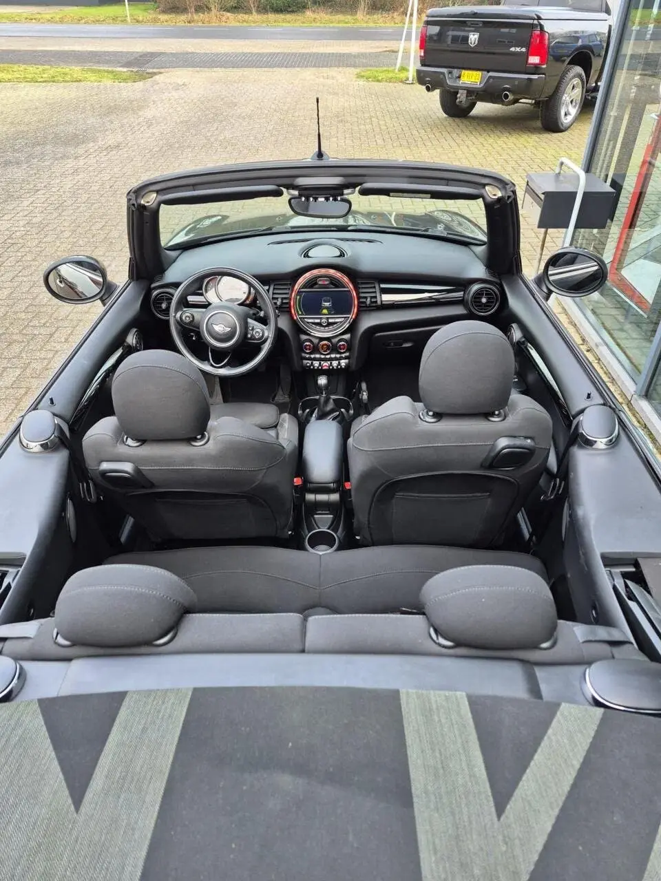 Mini Cabrio 1.5 Cooper Chili uit 2019, foto 15