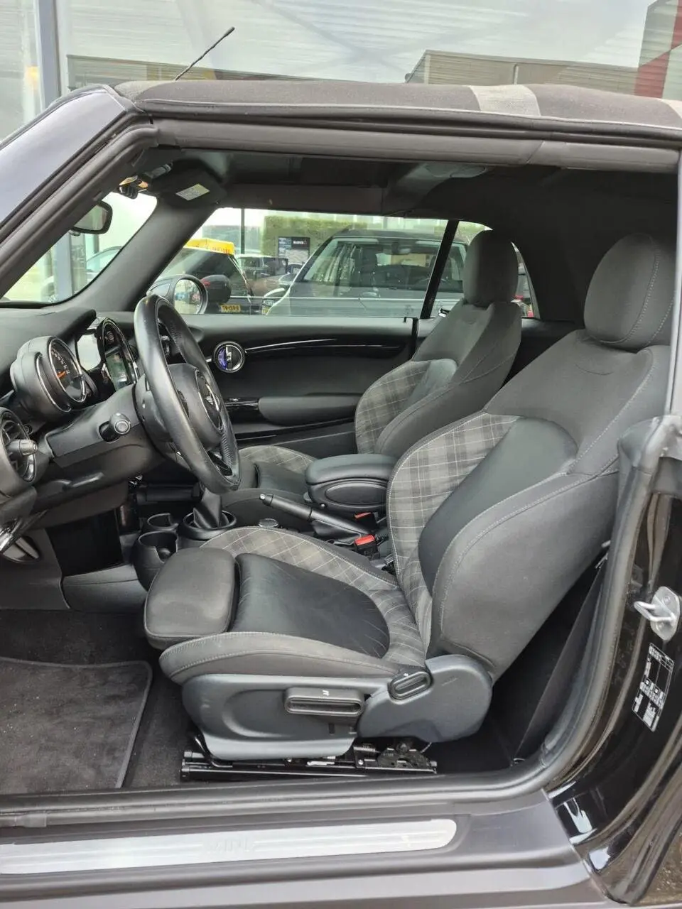 Mini Cabrio 1.5 Cooper Chili uit 2019, foto 18