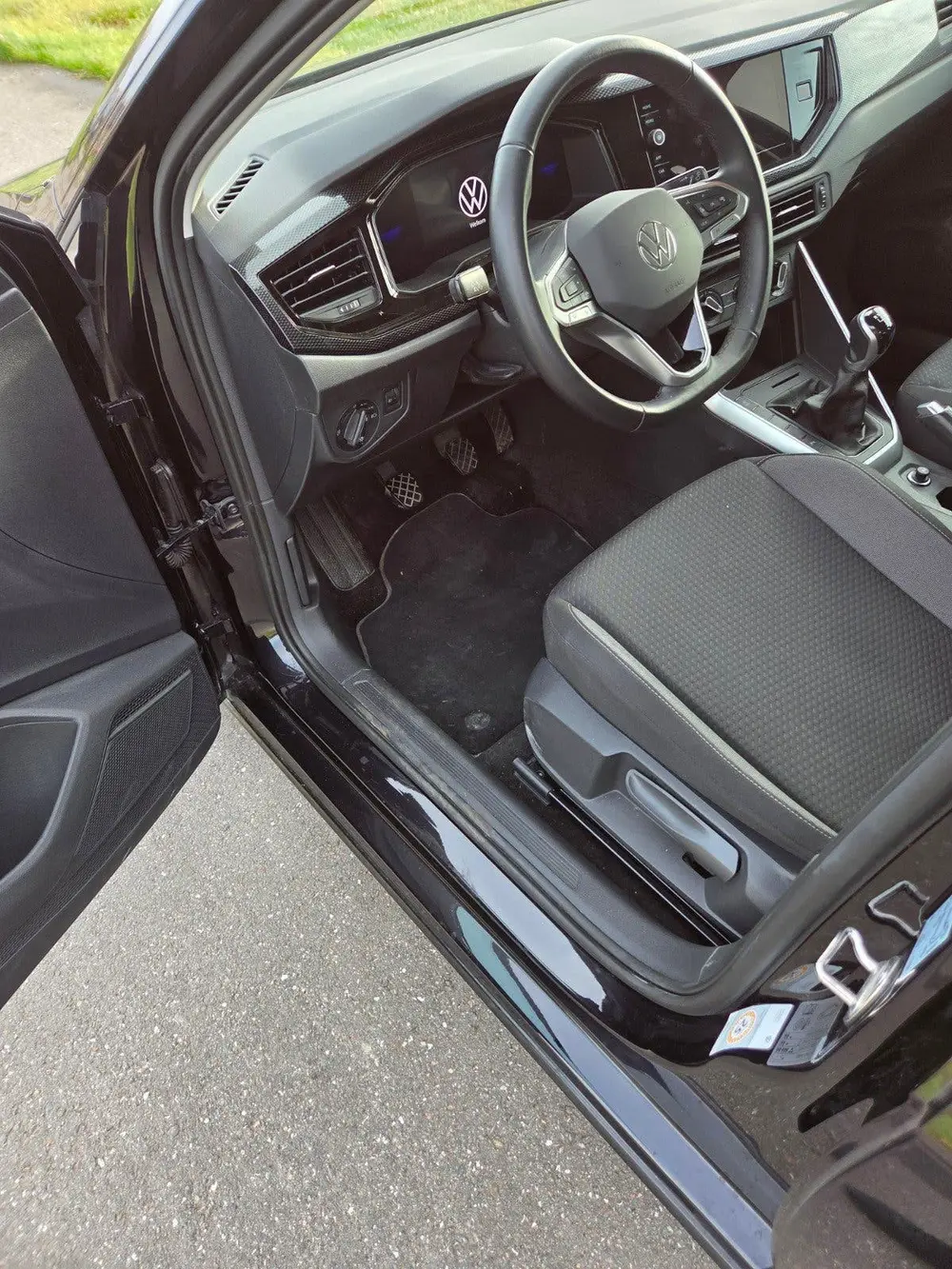 Volkswagen Polo 1.0 MPI 80pk 2024 zwart | airco | lage km uit 2024, foto 10