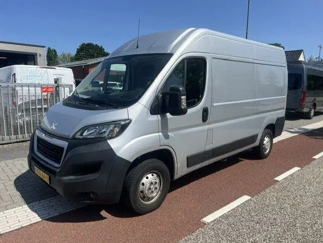 Peugeot Boxer 2.2 BlueHDi 120kw 165 L2H2 Premium navi kl uit 2019