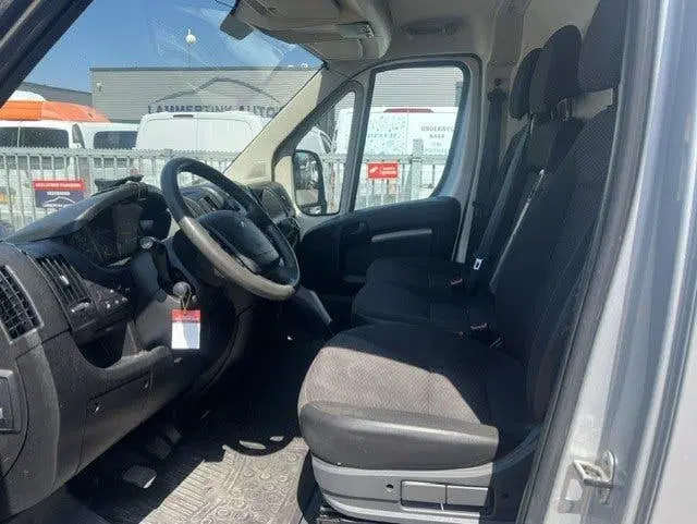 Peugeot Boxer 2.2 BlueHDi 120kw 165 L2H2 Premium navi kl uit 2019, foto 10