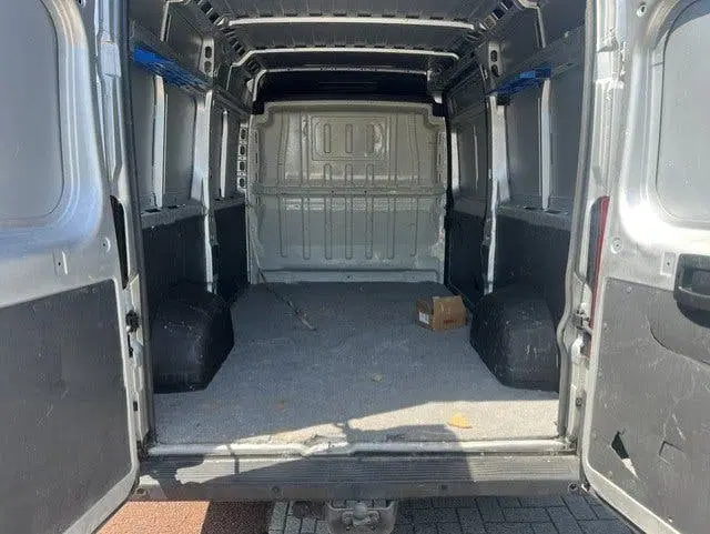 Peugeot Boxer 2.2 BlueHDi 120kw 165 L2H2 Premium navi kl uit 2019, foto 12