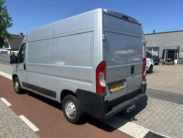 Peugeot Boxer 2.2 BlueHDi 120kw 165 L2H2 Premium navi kl uit 2019, foto 2