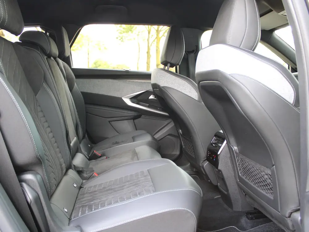 Peugeot 5008 1.2 Hybrid 136 GT 7p Automaat uit 2025, foto 8