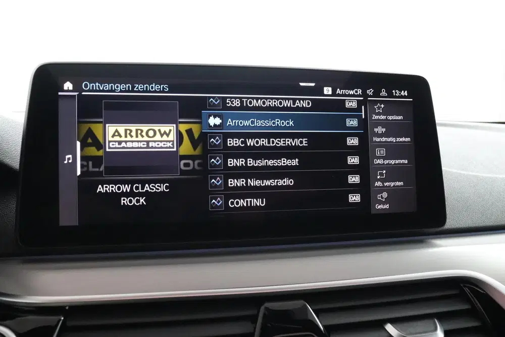 BMW 5-serie 520e Business Edition Plus uit 2021, foto 12