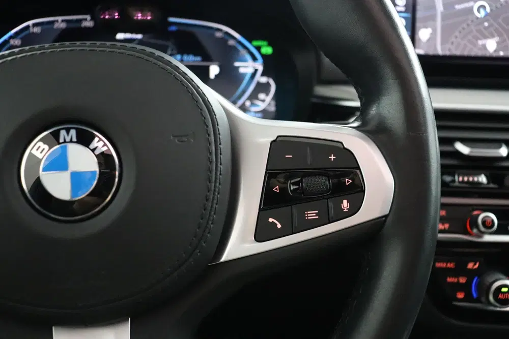 BMW 5-serie 520e Business Edition Plus uit 2021, foto 18
