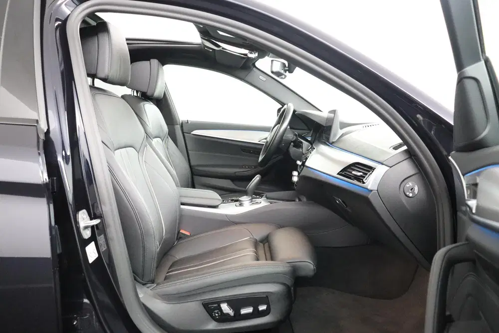 BMW 5-serie 520e Business Edition Plus uit 2021, foto 19