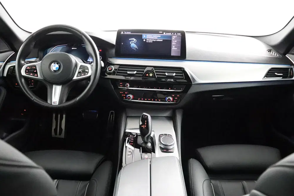 BMW 5-serie 520e Business Edition Plus uit 2021, foto 9