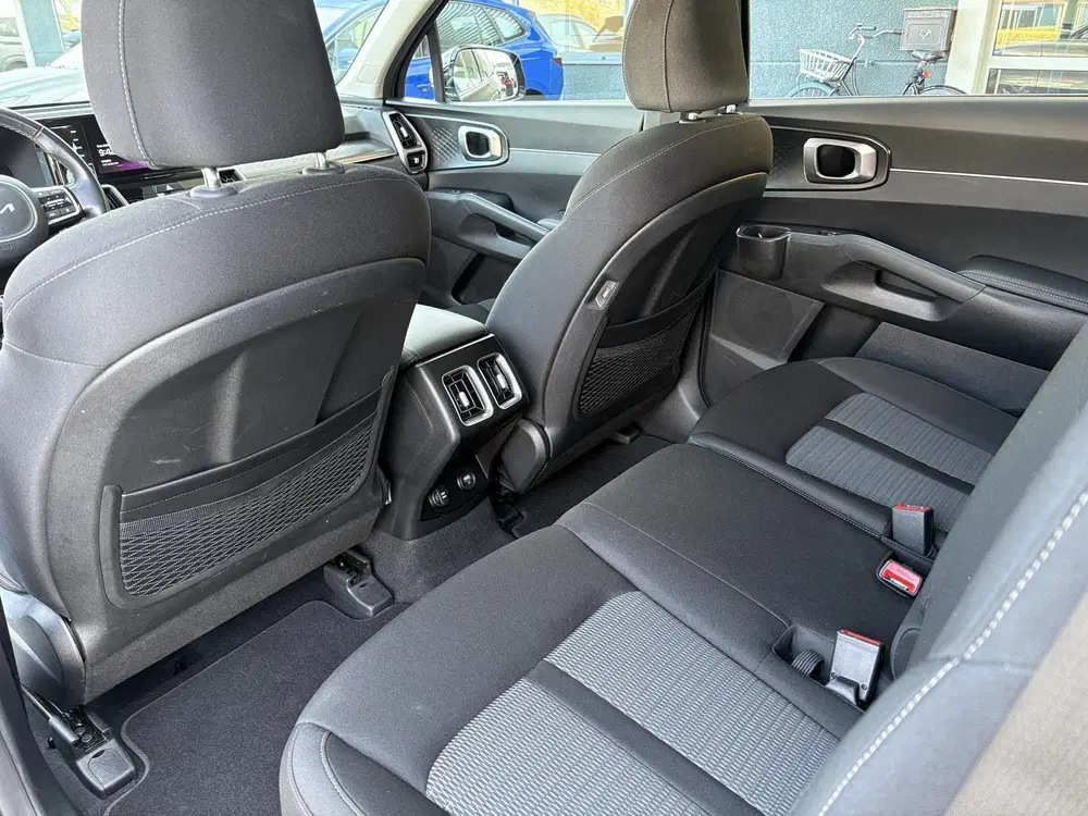 Kia Sorento 1.6 T-GDI Hybrid 2WD DynamicLine 7p. HEV uit 2022, foto 17