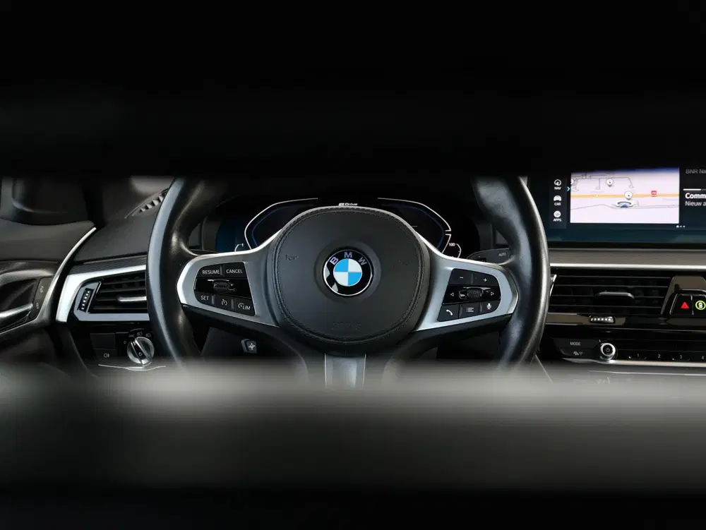 BMW 5-serie 530e High Executive uit 2021, foto 14