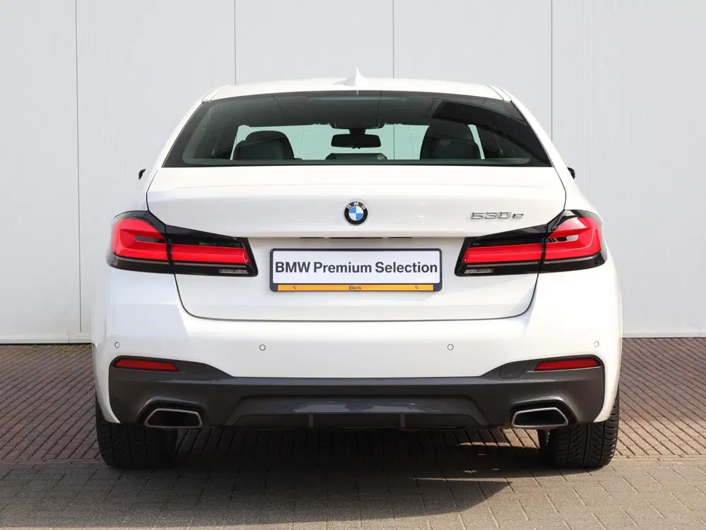 BMW 5-serie 530e High Executive uit 2021, foto 4