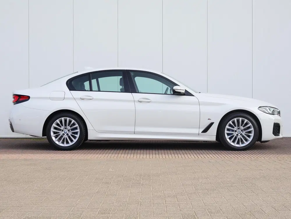 BMW 5-serie 530e High Executive uit 2021, foto 5