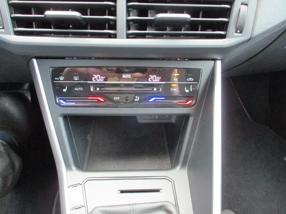 Volkswagen Taigo 1.0 TSI Life Business Automaat Trekhaak App uit 2022, foto 14