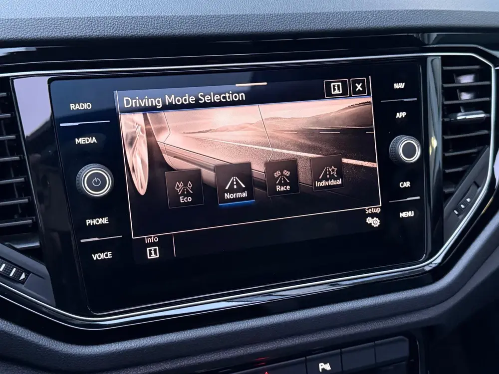 Volkswagen T-Roc 2.0 TSI 4Motion R, PANO, DIGITALDASH, AKRA uit 2022, foto 6