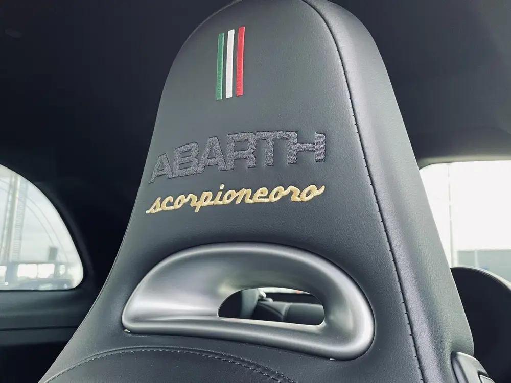 Abarth 595 1.4 T-JET SCORPIONEORO | LEER | HISTORIE AANWEZIG uit 2021, foto 15