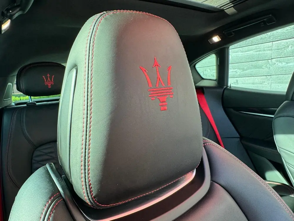 Maserati Levante 3.0 V6 S AWD GRANLUSSO PANO 430PK LUCHTVERI uit 2021, foto 15