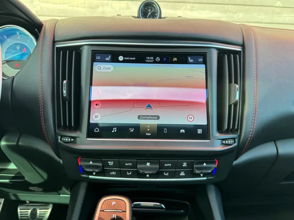 Maserati Levante 3.0 V6 S AWD GRANLUSSO PANO 430PK LUCHTVERI uit 2021, foto 19
