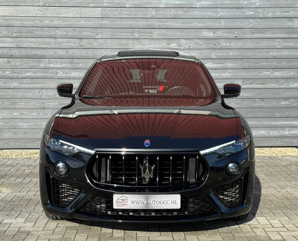 Maserati Levante 3.0 V6 S AWD GRANLUSSO PANO 430PK LUCHTVERI uit 2021, foto 2