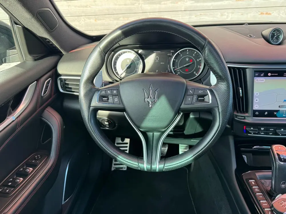 Maserati Levante 3.0 V6 S AWD GRANLUSSO PANO 430PK LUCHTVERI uit 2021, foto 20
