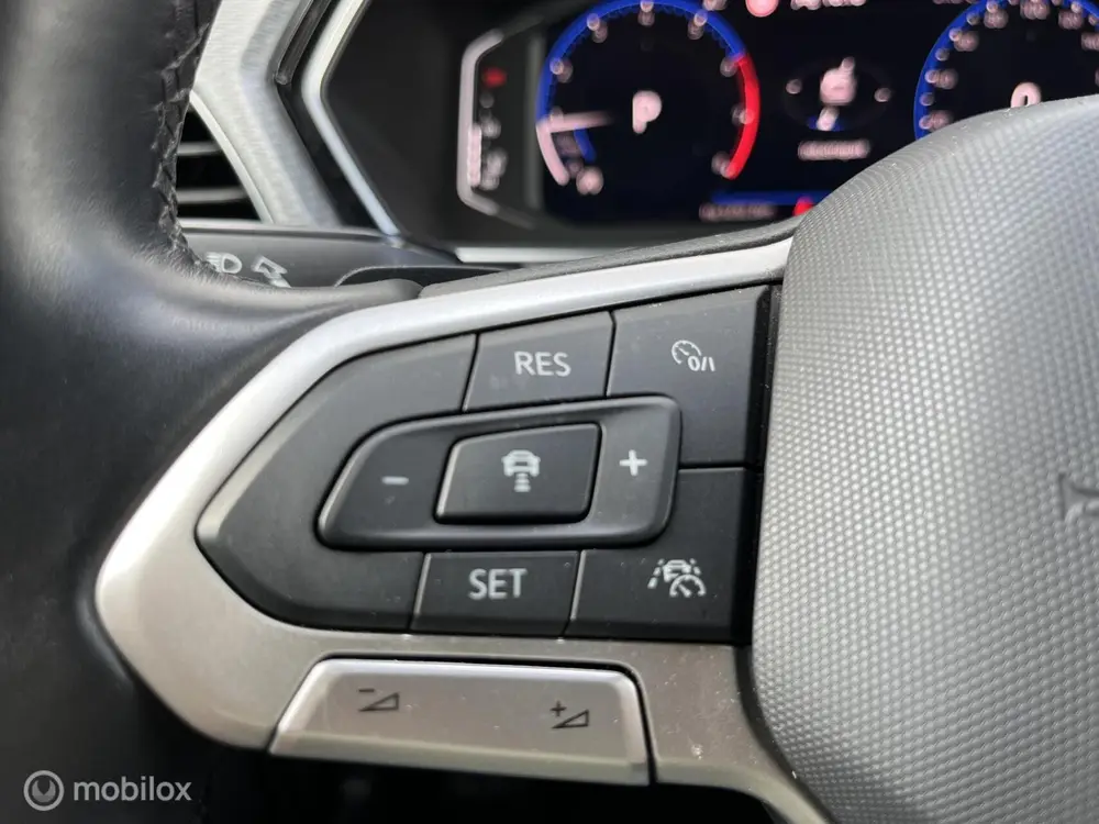 Volkswagen T-Cross 1.0 TSI110 DSG 2X R-line/NAVI/VIRTUALDASH uit 2023, foto 10