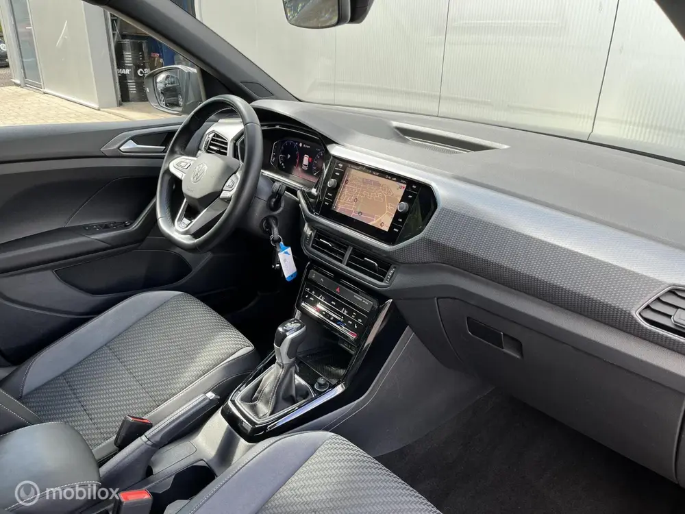 Volkswagen T-Cross 1.0 TSI110 DSG 2X R-line/NAVI/VIRTUALDASH uit 2023, foto 18