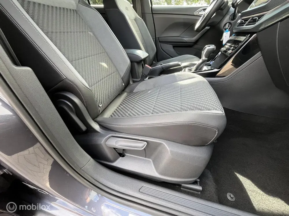 Volkswagen T-Cross 1.0 TSI110 DSG 2X R-line/NAVI/VIRTUALDASH uit 2023, foto 20