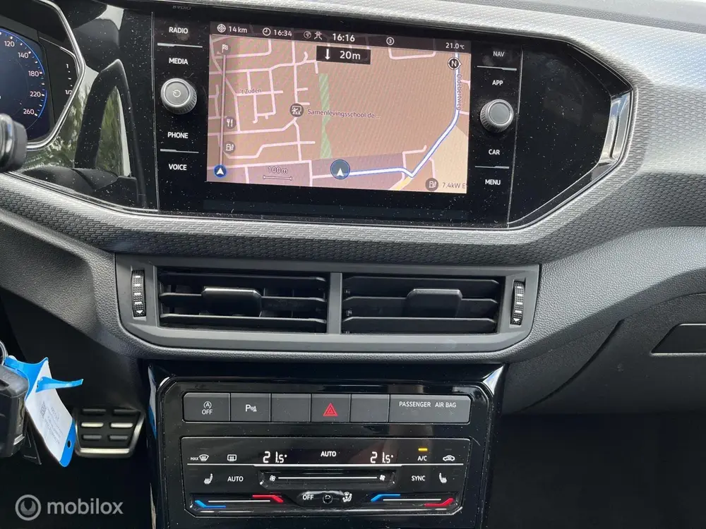 Volkswagen T-Cross 1.0 TSI110 DSG 2X R-line/NAVI/VIRTUALDASH uit 2023, foto 7